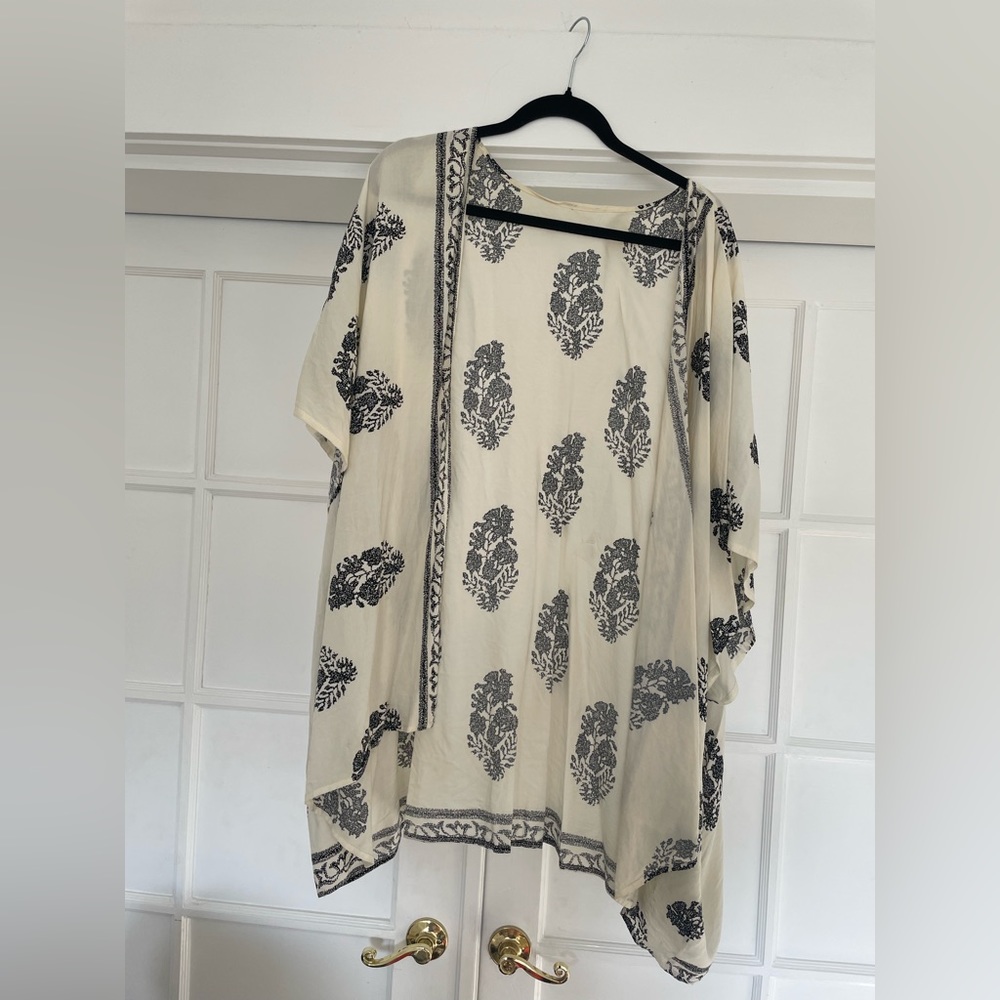 Navy and white floral kimono